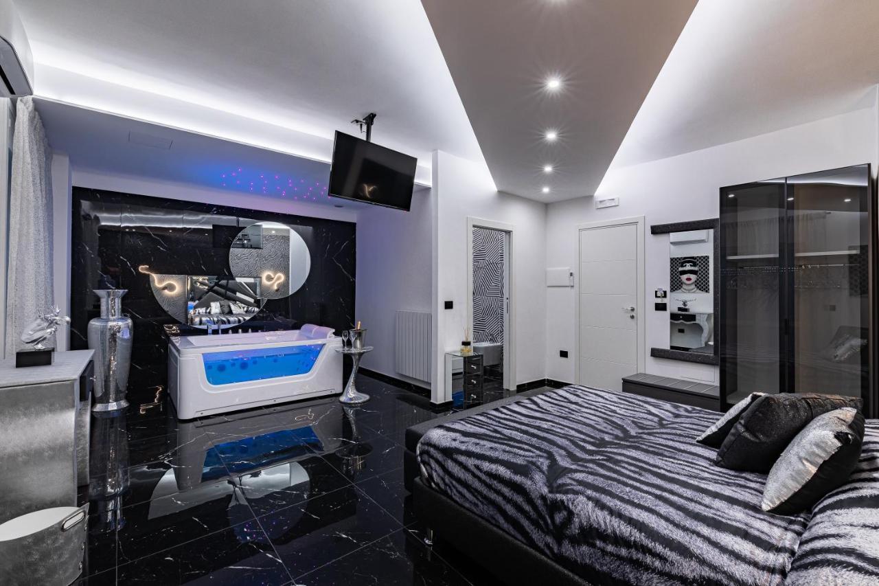 Prezioso Suites & Rooms Lecce Buitenkant foto